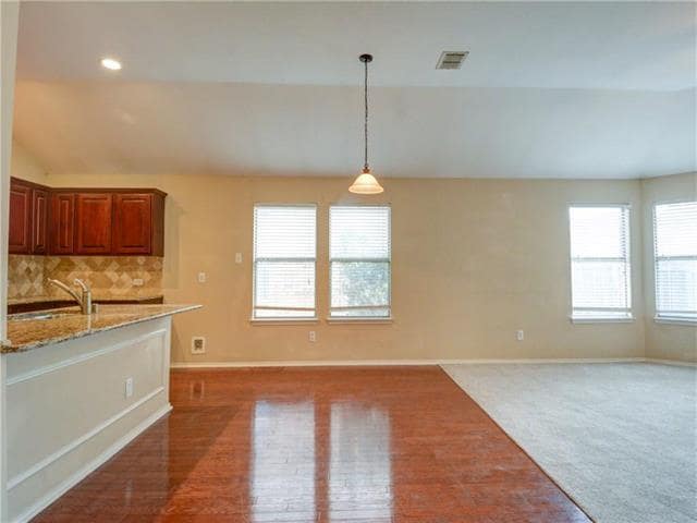 Building Photo - 1508 Bluebird Dr