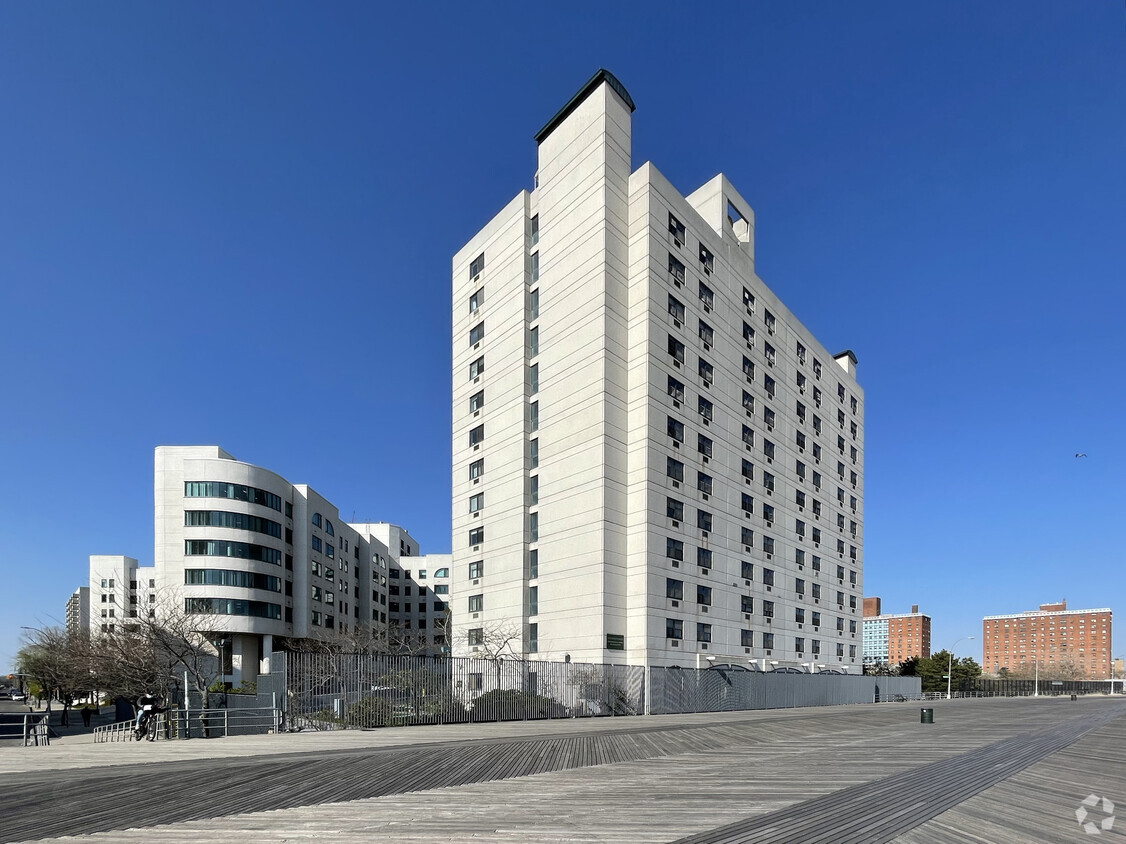 Primary Photo - Shorefront Towers