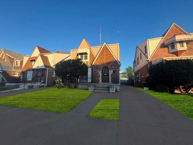 Foto del edificio - 13918 Roselawn St