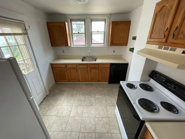 Photo - Available August 1, 2026; Lease will end July 27, 2027 House