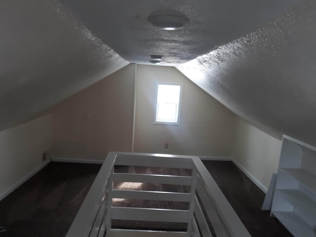 Building Photo - 1014 Marston Ave