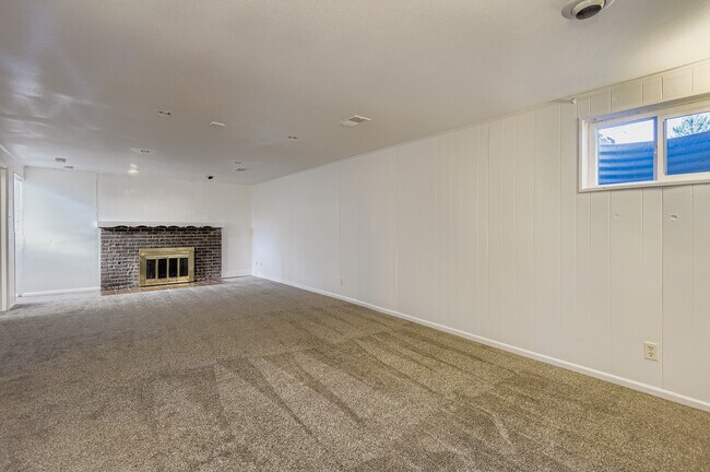 Sala de estar - 6336 W 71st Pl