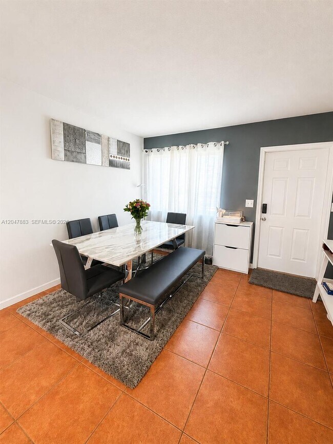 Foto del edificio - 7830 NW 6th St