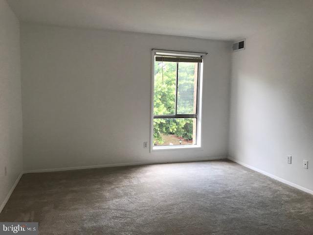 Foto principal - 11903 Parklawn Dr