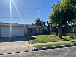 Building Photo - 787 El Rancho Dr