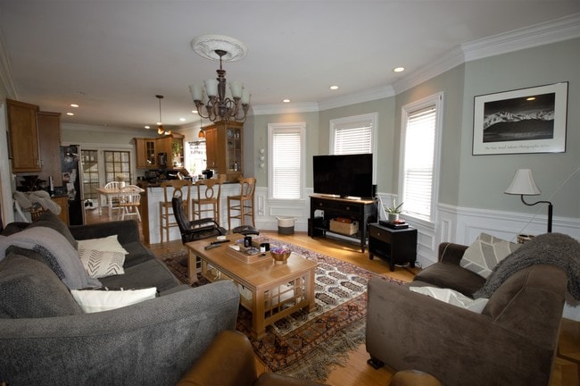 Building Photo - 53 Hobart St