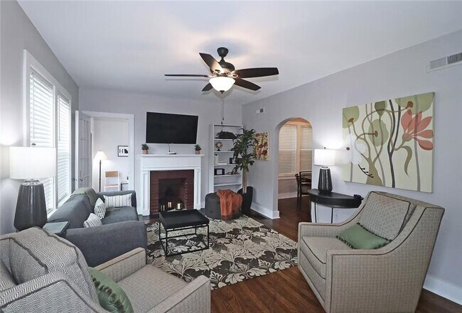 Foto del edificio - 2039 Ridgedale Rd NE