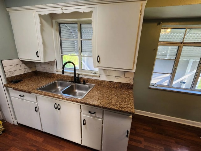 Foto del edificio - 11202 Mountview Ave