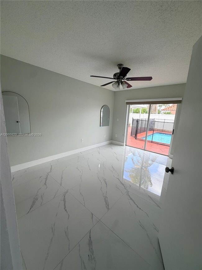 Foto del edificio - 14899 SW 176th St