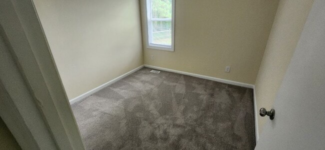 Building Photo - 125 Grange Dr