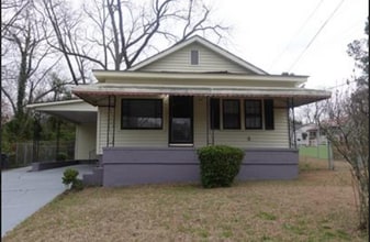 Building Photo - 628 Isler St