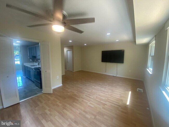 Building Photo - 5803 Banning Pl