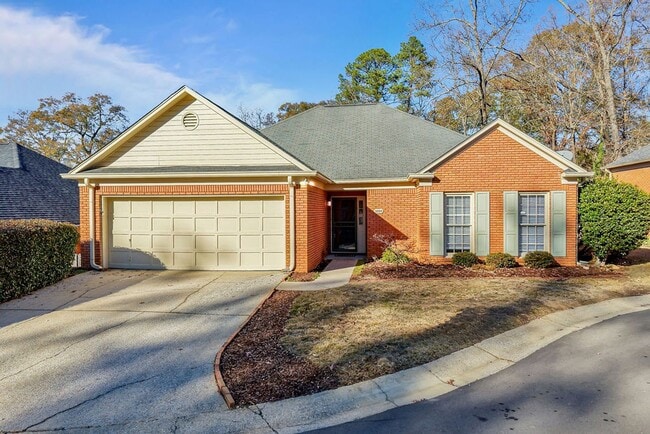Building Photo - Vestavia Hills - cute and ready to move in NOW!
