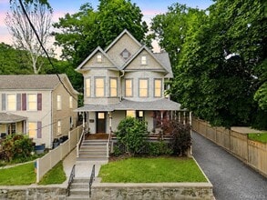 834 John St