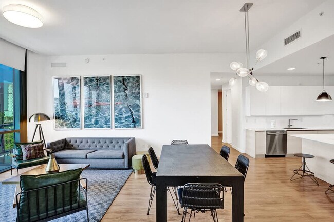 Building Photo - 1220 17th St