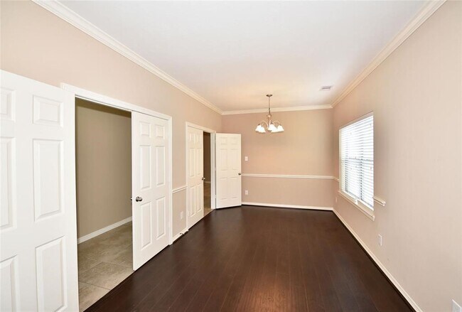 Foto del edificio - 4050 Calaway Oaks Ln