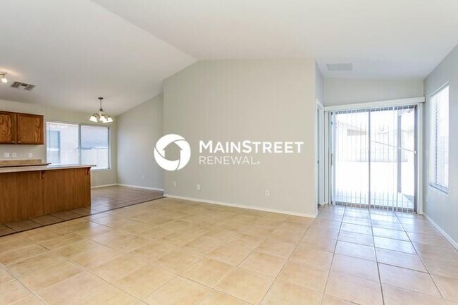 Building Photo - 4 Bedroom Pet-Friendly Home in Tucson, AZ with Main Street Renewal