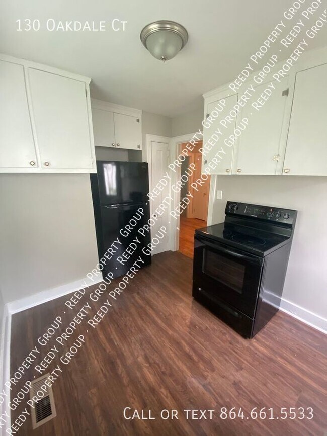 Foto del edificio - 130 Oakdale Ct