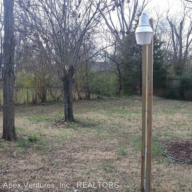 Foto del edificio - 217 Oak Dr