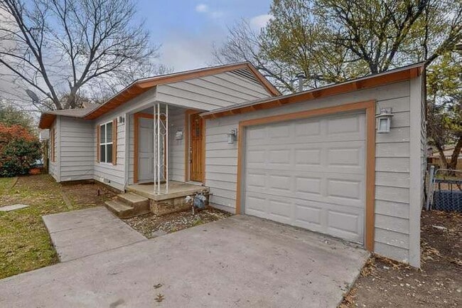 Foto del edificio - 632 Freeman Dr