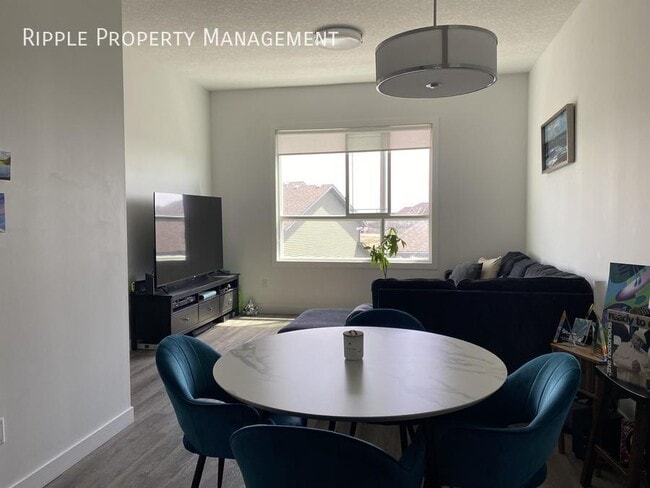 Building Photo - WONDERFUL 2 BEDS/ 2.5 BATHS TOWNHOUSE