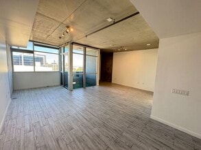 Building Photo - 353 E Bonneville Ave