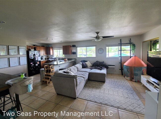 Building Photo - 4 br, 2 bath House - 1273 Ulupalakua Street