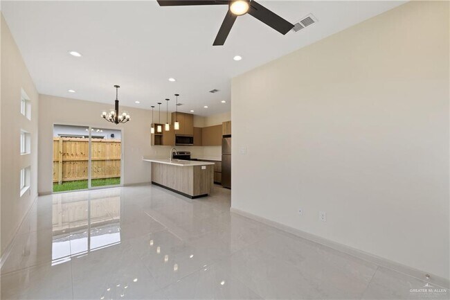 Building Photo - 1705 W Violet Dr