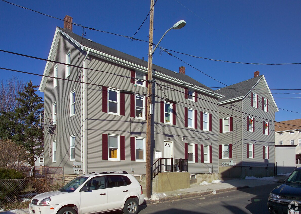 Primary Photo - 114-122 Davis St