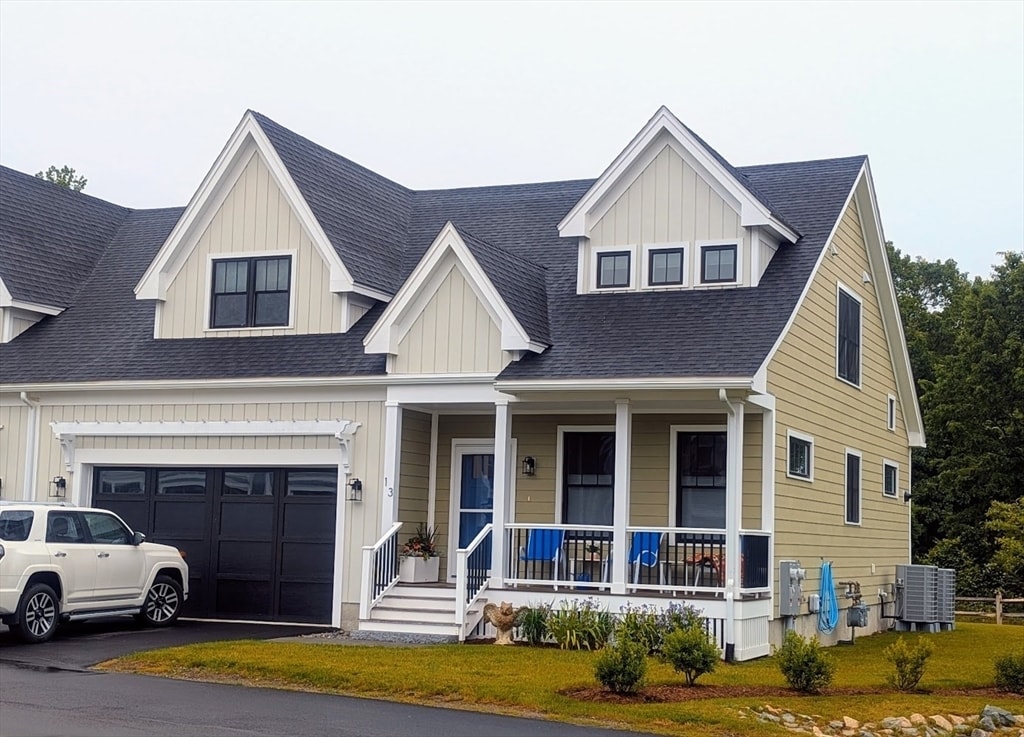 Primary Photo - 13 Primrose Ln