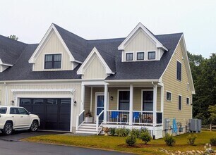 Building Photo - 13 Primrose Ln