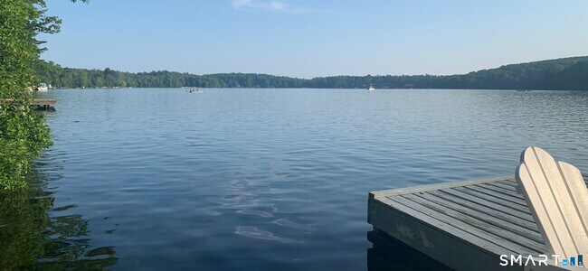 Foto del edificio - 5 Niles Rd