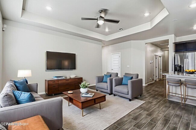 Foto del edificio - 13704 Harbottle St