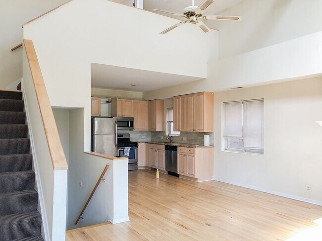 Foto del edificio - 2320 N Southport Ave