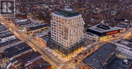 Building Photo - 758 Dovercourt Rd