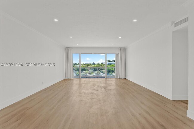 Building Photo - 2451 Brickell Ave