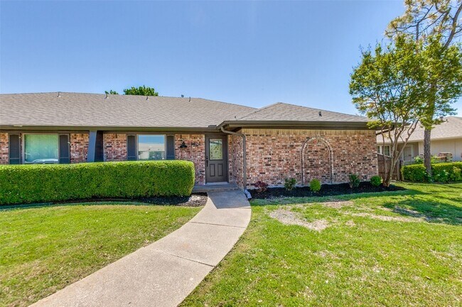 Foto del edificio - 2822 Clear Springs Dr