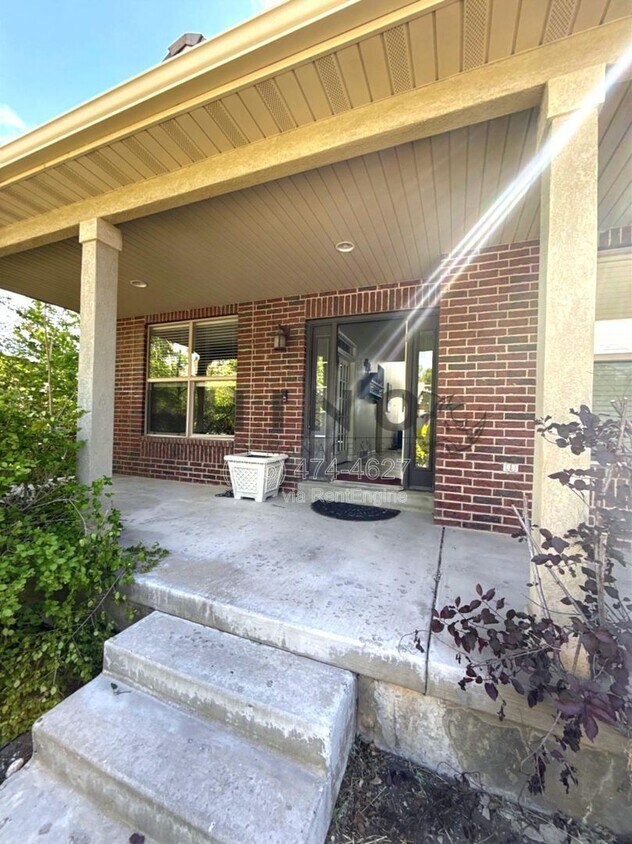 Foto del edificio - 2251 Pebblestone Ln W