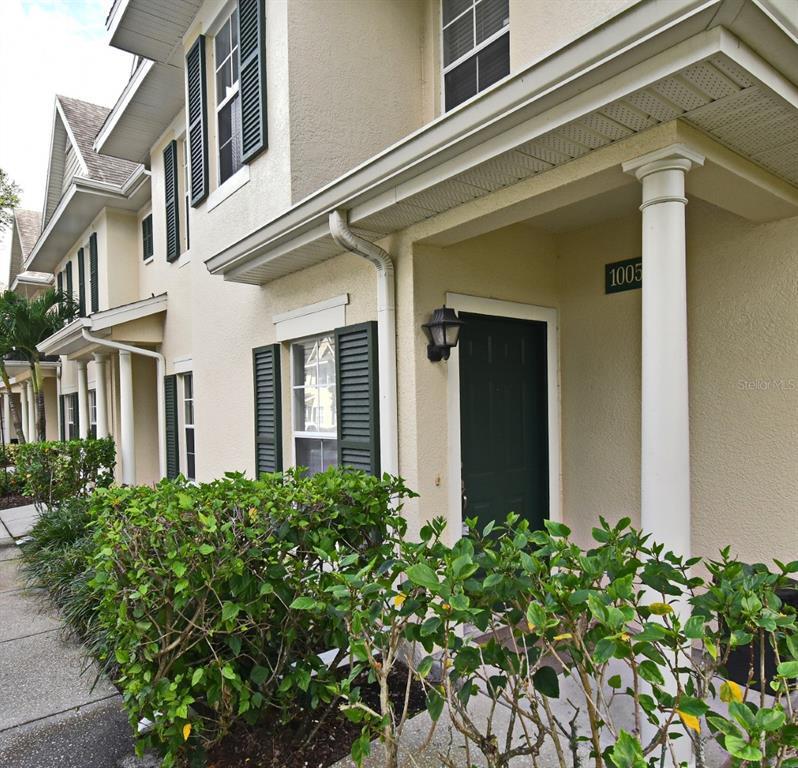 Foto principal - 10056 Regent Park Dr