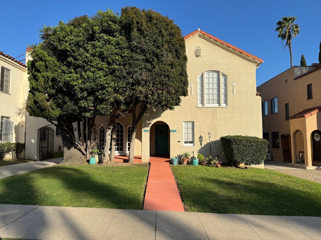Primary Photo - 1076 S Redondo Blvd