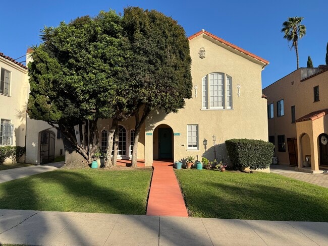 Building Photo - 1076 S Redondo Blvd