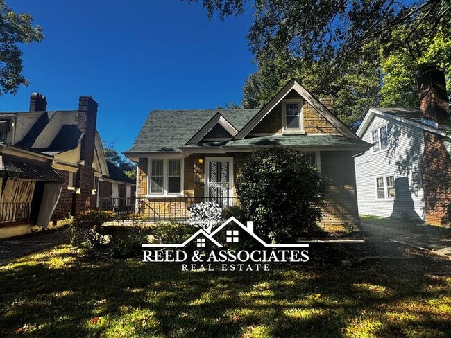 Spacious: 3 Bedroom in Midtown! - Spacious: 3 Bedroom in Midtown! House