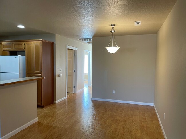Building Photo - Very Nice 2 Bedroom 2 Bath Home/Fenced back yard and Patio**55 Plus Community**