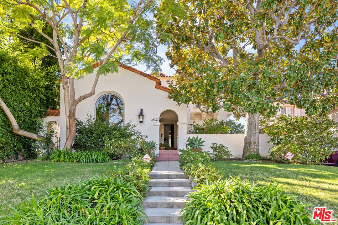 Foto principal - 463 S Rodeo Dr