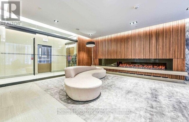 Photo du bâtiment - 125-2125 Redpath Ave