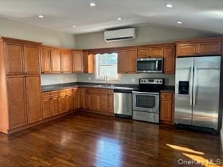 Building Photo - 204 Vanderbilt Ave