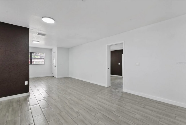 Foto del edificio - 1706 E Poinsettia Ave