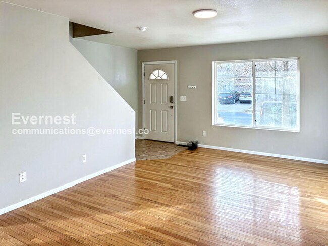 Foto del edificio - 3907 Heatherwood Cir