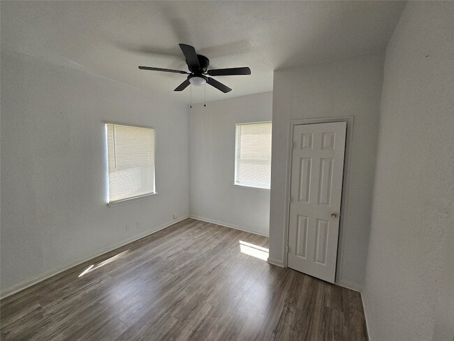 Foto del edificio - 3265 W Camp Wisdom Rd