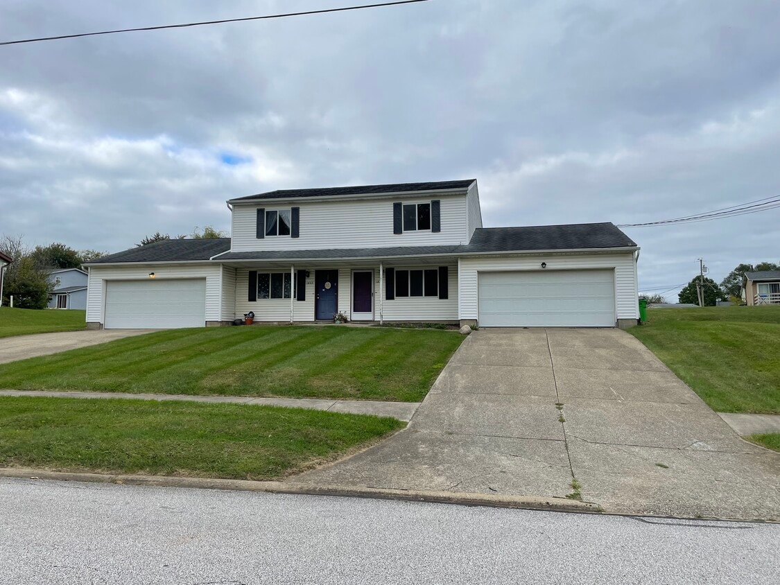 1831 Cloveridge Dr, Orrville, OH 44667 Townhome Rentals in Orrville